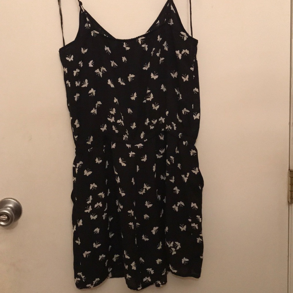 Butterfly pattern romper - Picture 3 of 4
